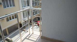 Гостиница U Morya Ялта Трехместный номер с балконом-4